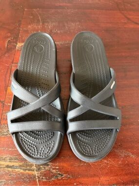 Crocs Women's Size 9 Black Wedge Sandals